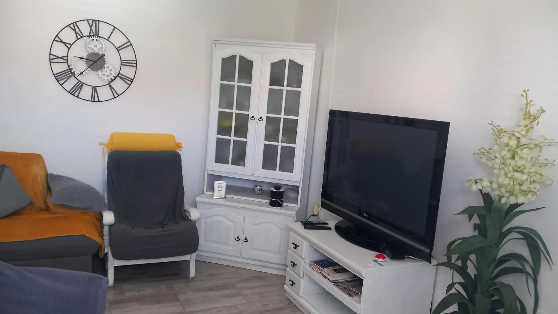 קאלי Colour Apartments